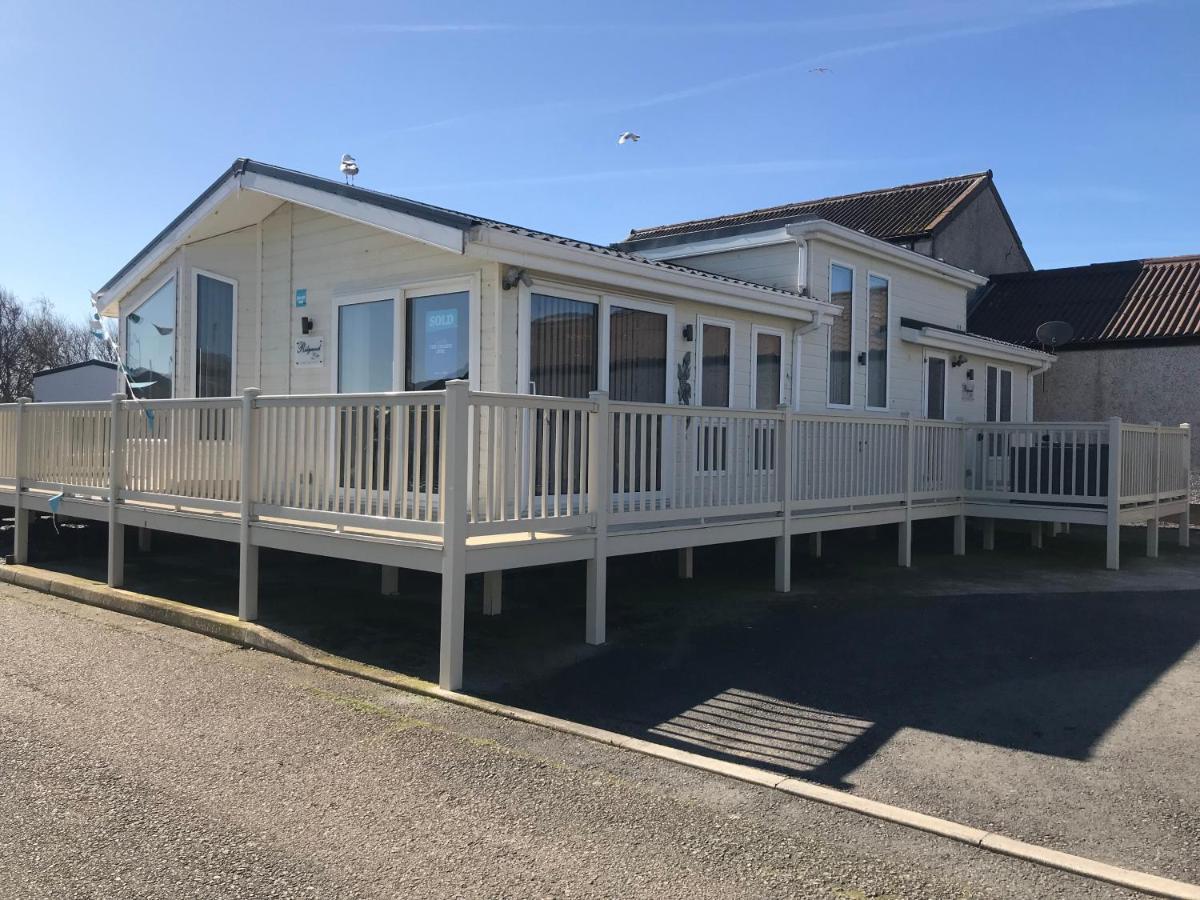 Hot Tub Accommodation North Wales Lodge リル エクステリア 写真
